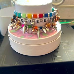 The queen bee 🐝 Bomb Party Stack!